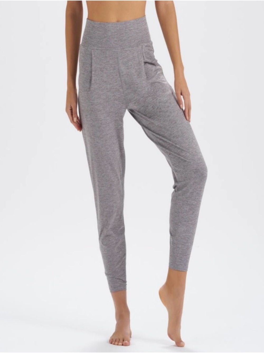 Vuori Lux Harem Jogger in Clay - Picture 3 of 5
